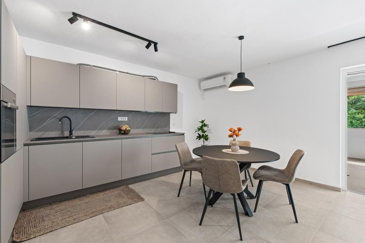 Poli Nona - Renovated In 2023 Apartment Пореч Екстериор снимка