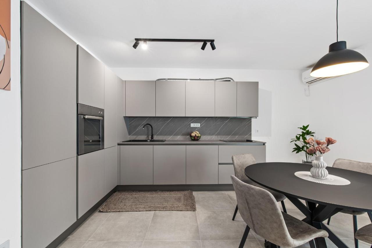 Poli Nona - Renovated In 2023 Apartment Пореч Екстериор снимка