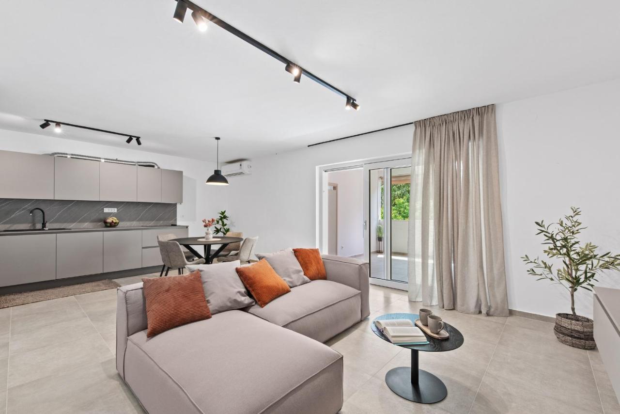 Poli Nona - Renovated In 2023 Apartment Пореч Екстериор снимка